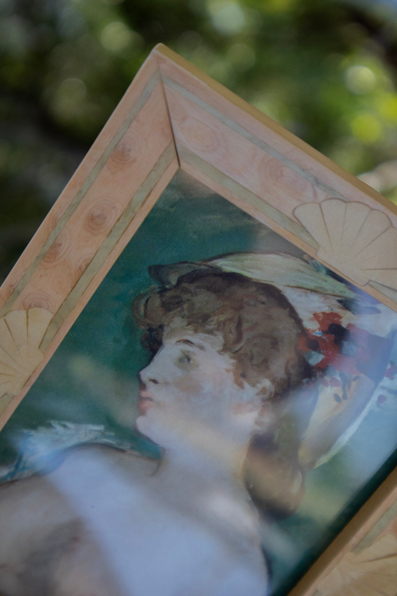 Pearlescent Shell Frame