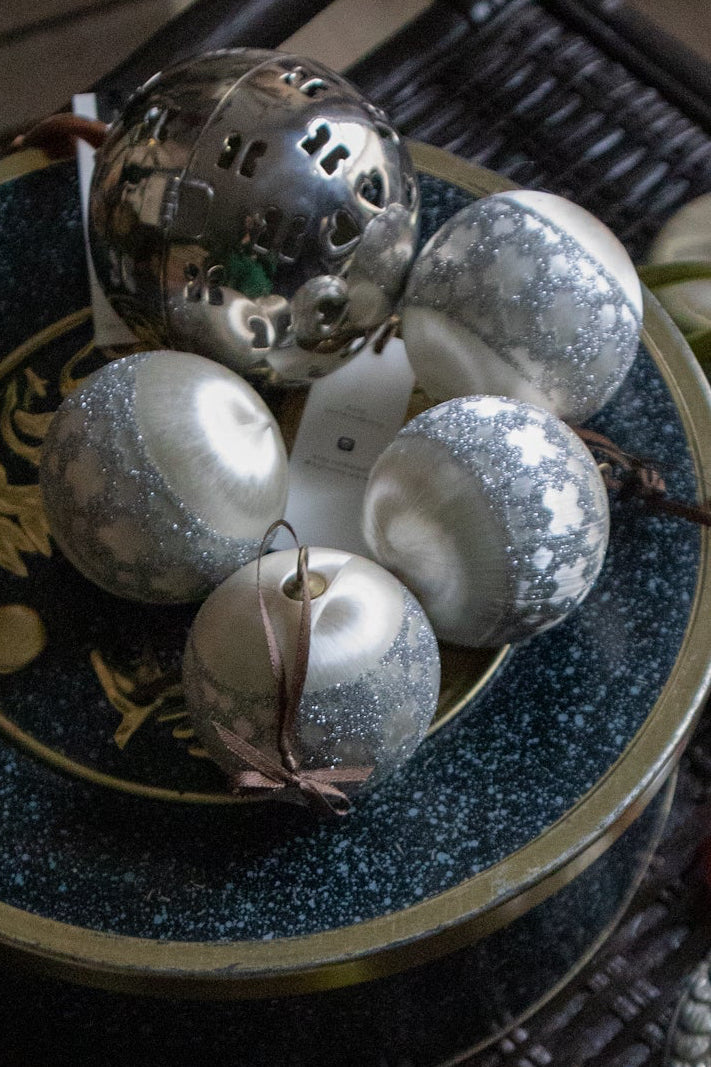 Satin Ball Ornament (set of 4)